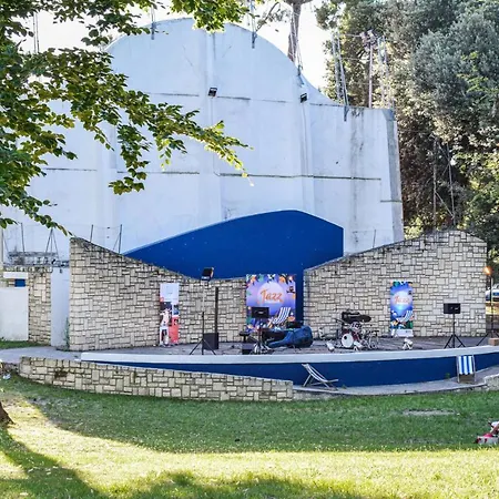 Apartment 1 Bedroom In