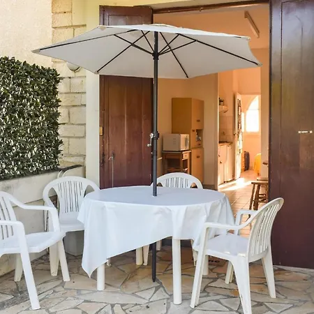 1 Bedroom In Apartment