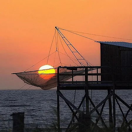 1 Bedroom In Apartment *