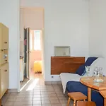 Apartment 1 Bedroom Cozy In