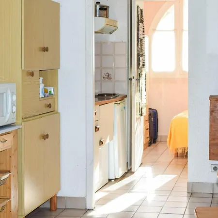 1 Bedroom Front In Royan